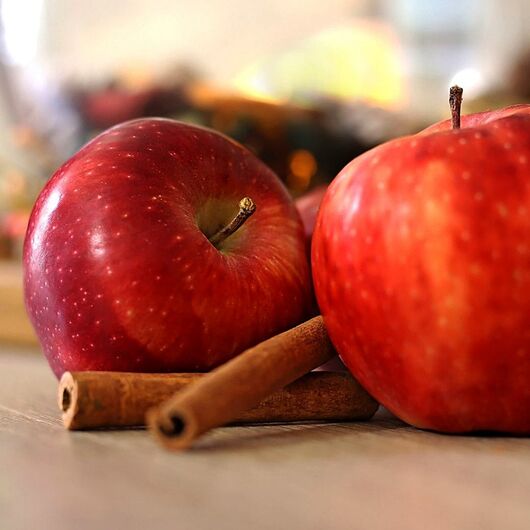 Аромамасло Cinnamon-apple / Яблоко-корица - для свечей ➤ Бренд Iberchem, Фасовка: Флакон - 1 кг