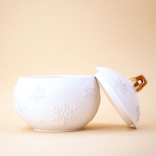 Candle pot Christmas tree ball white and gold. Volume ➤ 100 ml, Color: White, 2 image - Candle Art Candle pot Christmas tree ball white and gold. Volume ➤ 100 ml, Color: White, 2 image